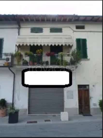 negozio in vendita a Fucecchio in zona Ponte a Cappiano