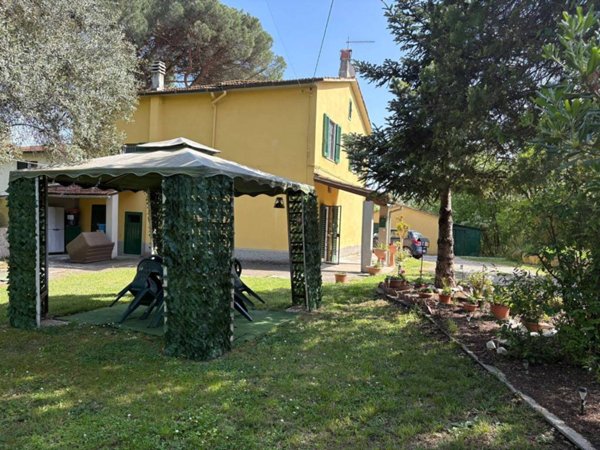 casa indipendente in vendita a Fucecchio