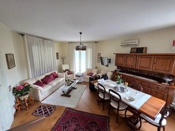 casa indipendente in vendita a Fucecchio