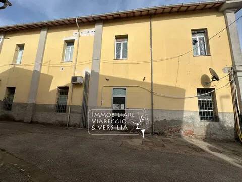 locale commerciale in vendita a Fucecchio