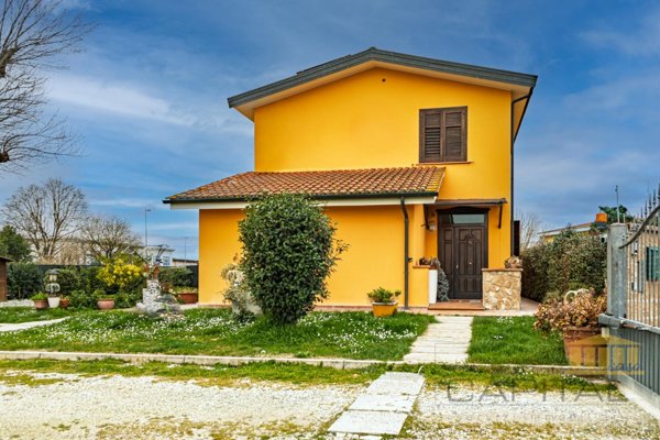 casa indipendente in vendita a Fucecchio