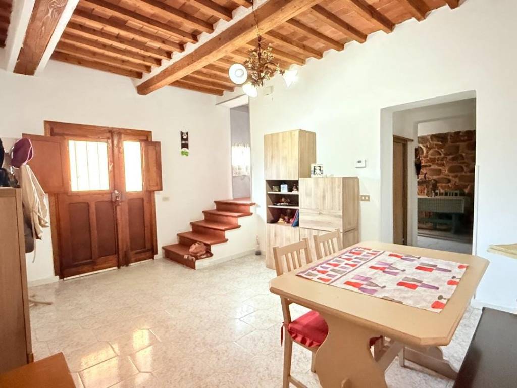 casa indipendente in vendita a Fucecchio in zona Querce