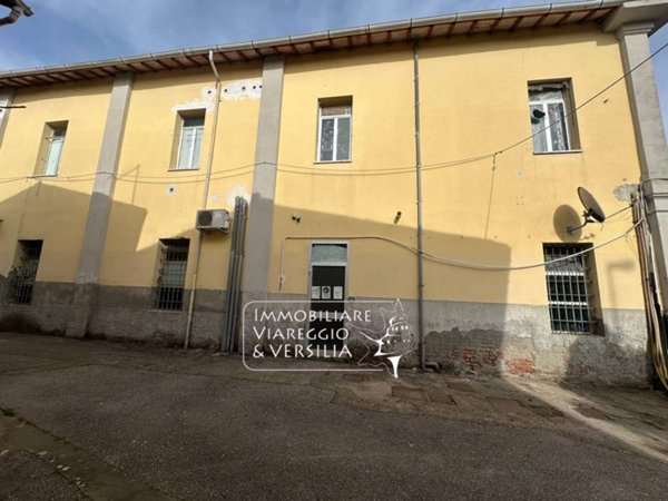 locale commerciale in vendita a Fucecchio