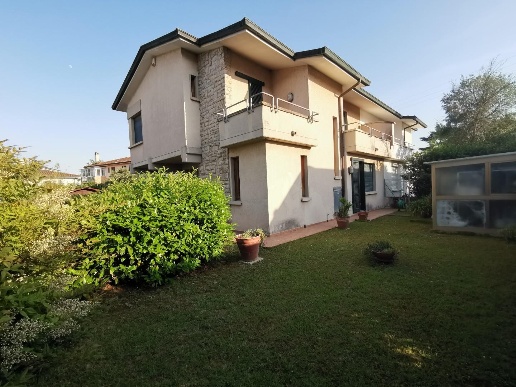 casa indipendente in vendita a Fucecchio