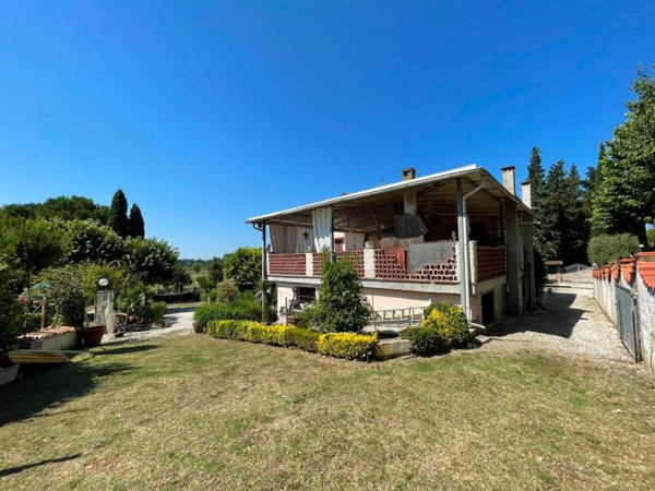 casa indipendente in vendita a Fucecchio in zona Ponte a Cappiano