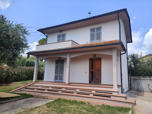 casa indipendente in vendita a Fucecchio in zona Massarella