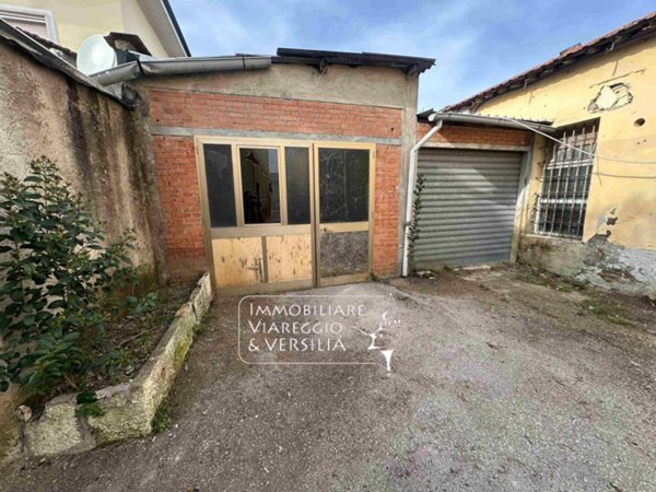 locale di sgombero in vendita a Fucecchio