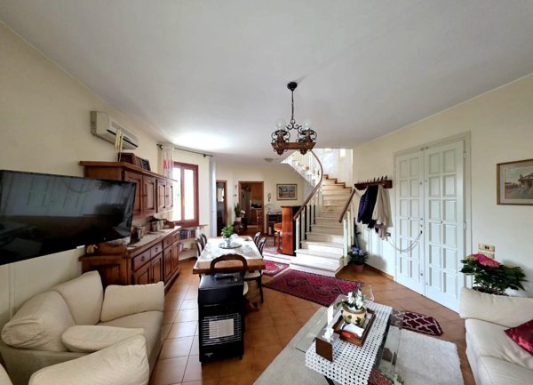 casa indipendente in vendita a Fucecchio