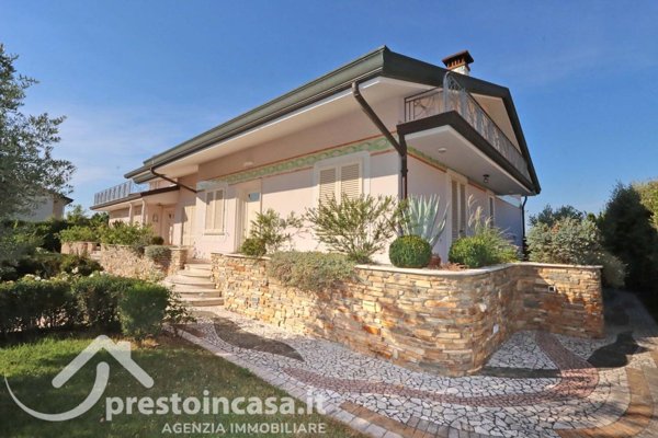 casa indipendente in vendita a Fucecchio