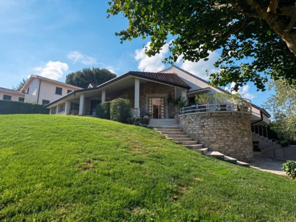 casa indipendente in vendita a Fucecchio in zona Massarella