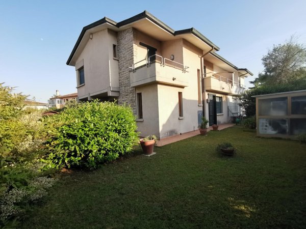 casa indipendente in vendita a Fucecchio