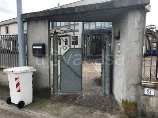 capannone in vendita a Fucecchio in zona Ponte a Cappiano