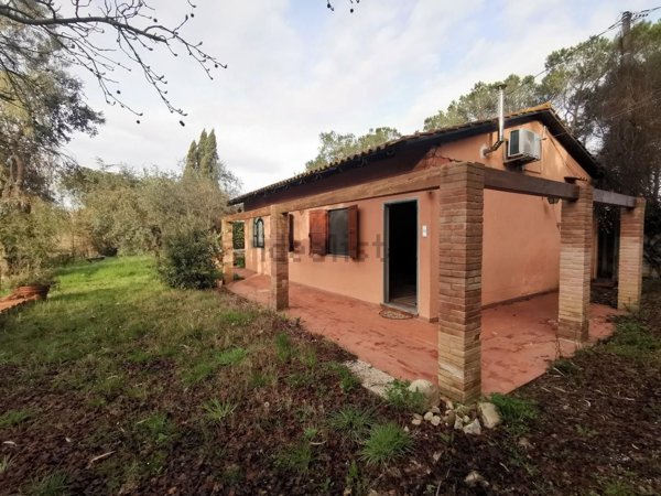casa indipendente in vendita a Fucecchio in zona Ponte a Cappiano