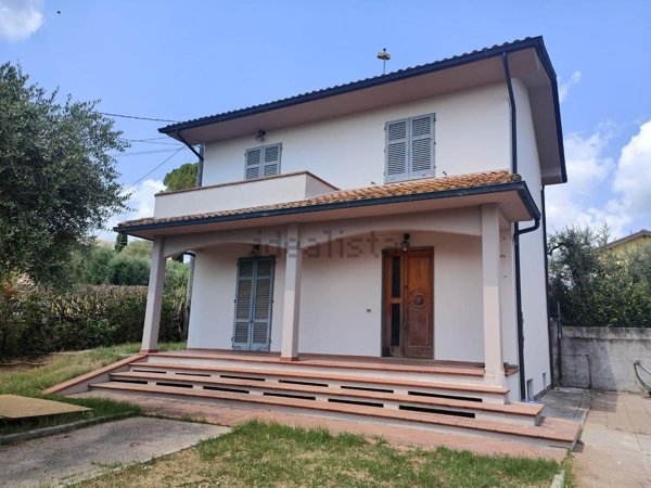 casa indipendente in vendita a Fucecchio in zona Massarella