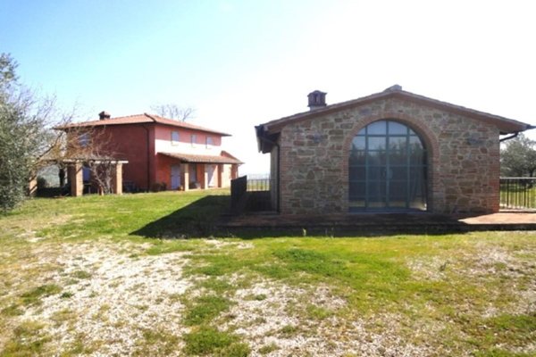 casa indipendente in vendita a Gambassi Terme in zona Varna