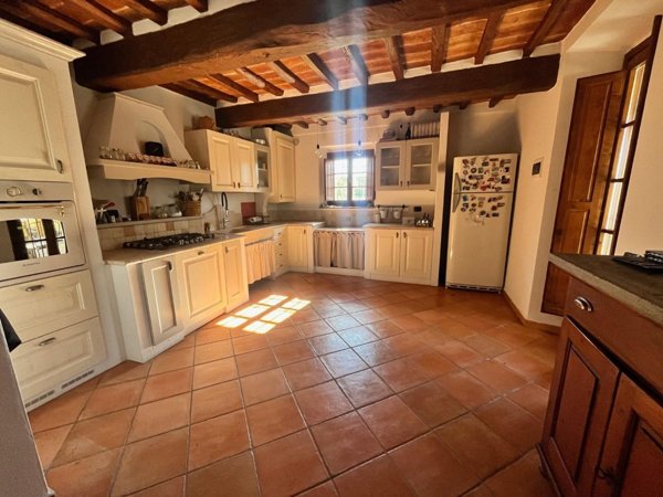 casa indipendente in vendita a Gambassi Terme in zona Badia a Cerreto