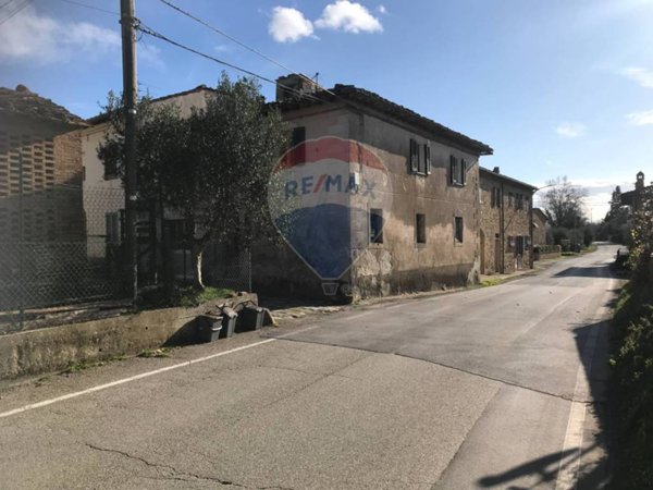 casa indipendente in vendita a Gambassi Terme in zona Varna