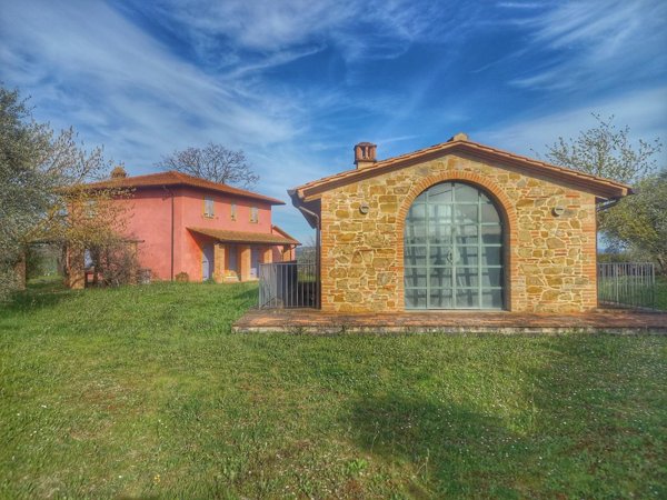 casa indipendente in vendita a Gambassi Terme in zona Varna