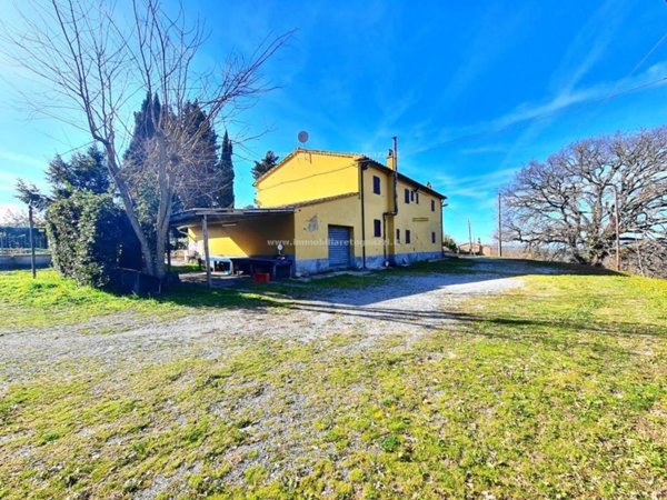 casa indipendente in vendita a Gambassi Terme