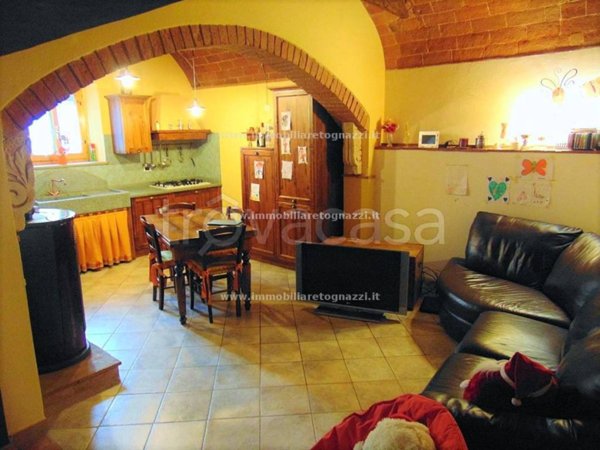 casa indipendente in vendita a Gambassi Terme
