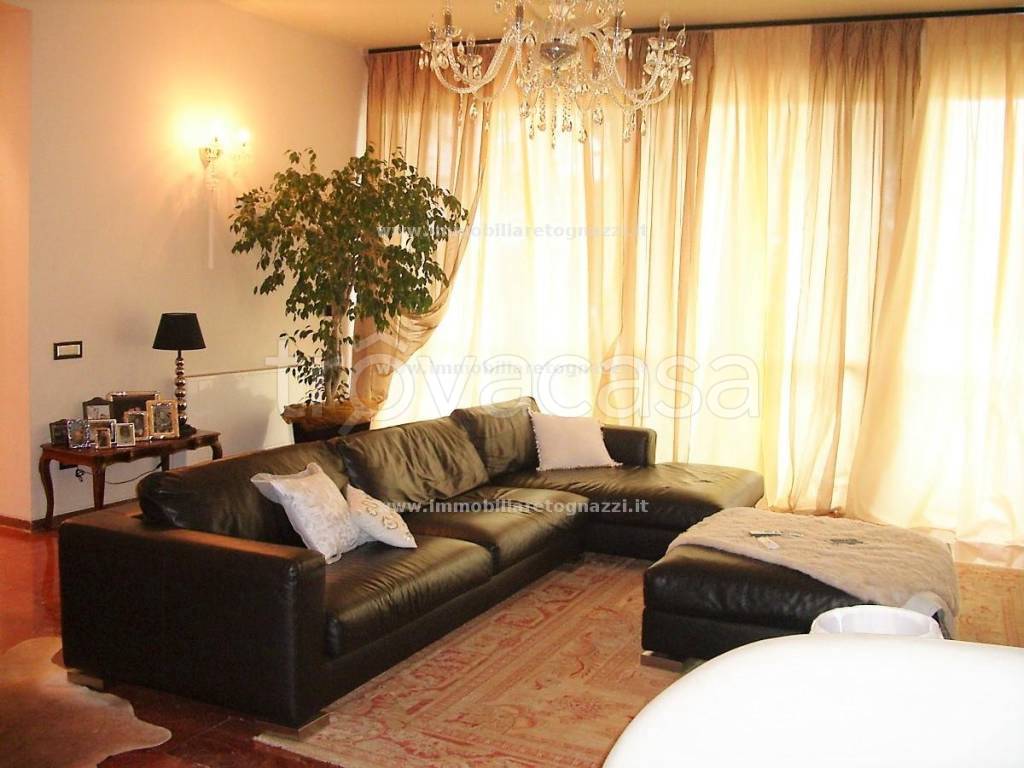 appartamento in vendita a Gambassi Terme in zona Badia a Cerreto