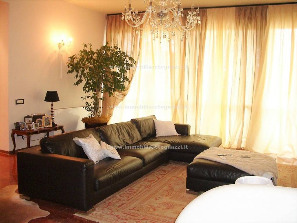appartamento in vendita a Gambassi Terme in zona Badia a Cerreto