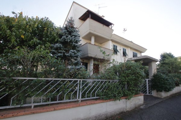 casa indipendente in vendita a Gambassi Terme
