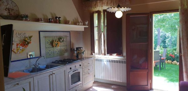 intera palazzina in vendita a Gambassi Terme in zona Montignoso