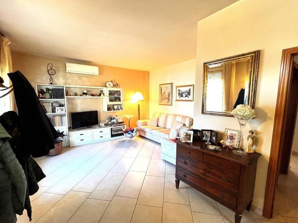 appartamento in vendita a Gambassi Terme in zona Badia a Cerreto