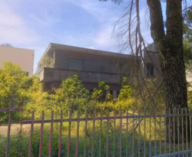 locale commerciale in vendita a Gambassi Terme