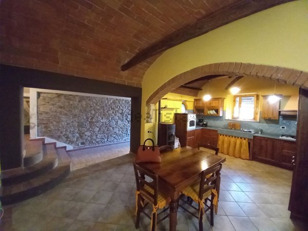 casa indipendente in vendita a Gambassi Terme