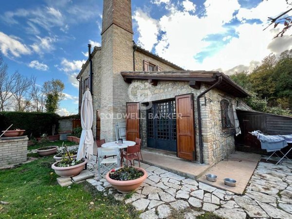 casa indipendente in vendita a Gambassi Terme