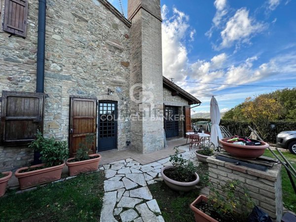 casa indipendente in vendita a Gambassi Terme