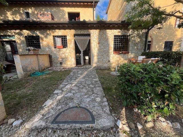 intera palazzina in vendita a Gambassi Terme