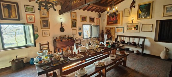 esavano in vendita a Gambassi Terme