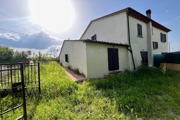 appartamento in vendita a Gambassi Terme in zona Varna