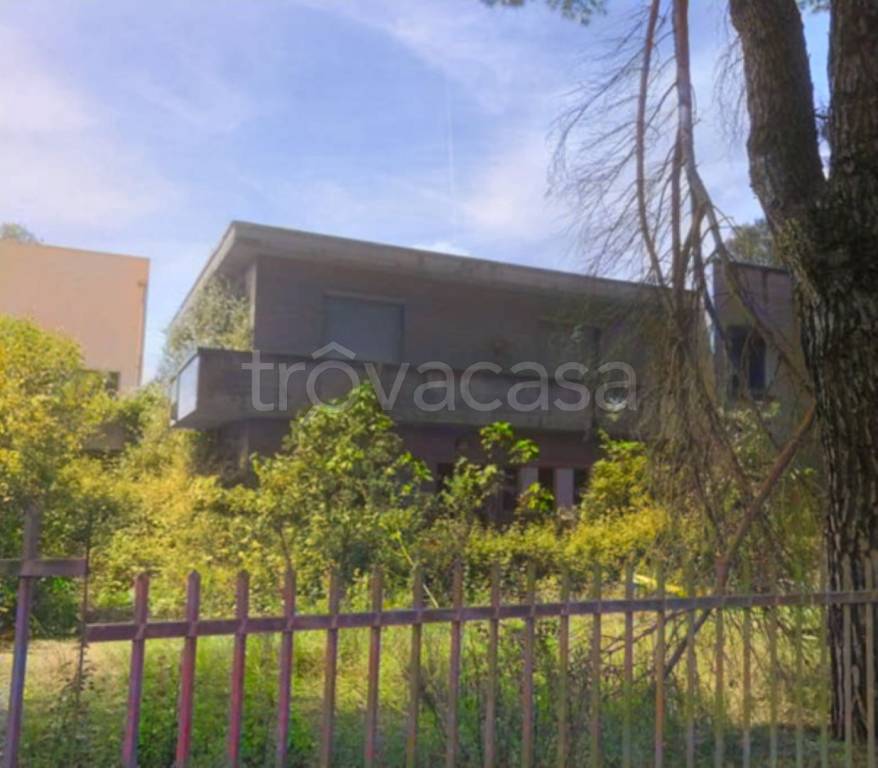 locale commerciale in vendita a Gambassi Terme