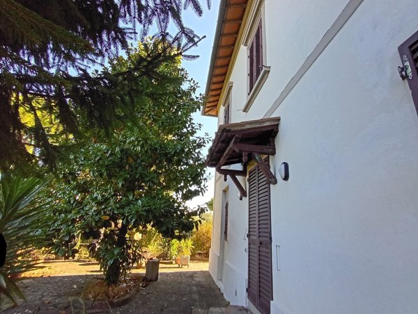 casa indipendente in vendita a Gambassi Terme