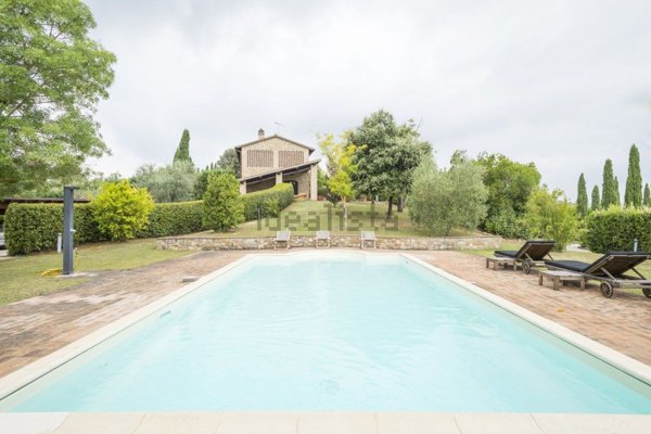 pentavano in vendita a Gambassi Terme