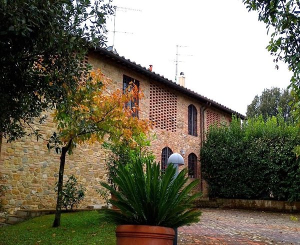 casa indipendente in vendita a Gambassi Terme