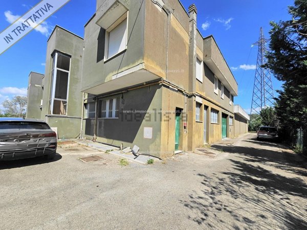 locale di sgombero in vendita a Gambassi Terme