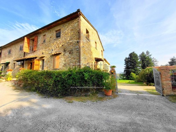 casa indipendente in vendita a Gambassi Terme