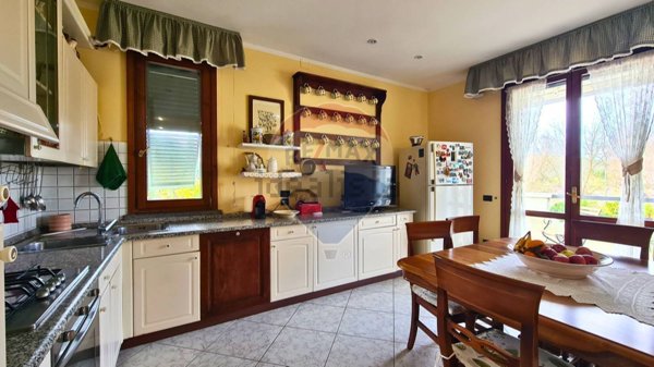 casa semindipendente in vendita a Gambassi Terme