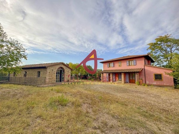 casa indipendente in vendita a Gambassi Terme