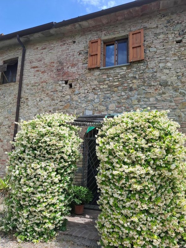 casa indipendente in vendita a Gambassi Terme
