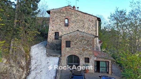 villa in vendita a Gambassi Terme in zona Varna