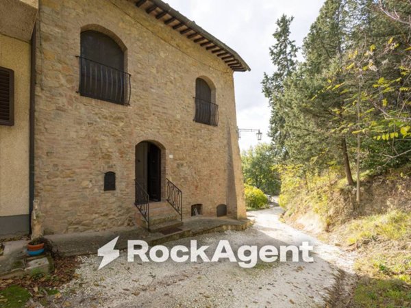 villa in vendita a Gambassi Terme in zona Catignano
