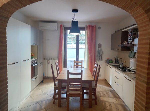 casa indipendente in vendita a Gambassi Terme