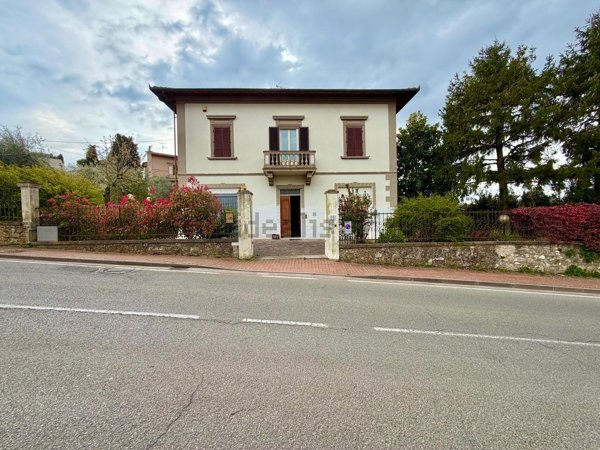 casa indipendente in vendita a Gambassi Terme