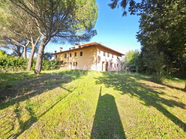 casa indipendente in vendita a Gambassi Terme in zona Badia a Cerreto